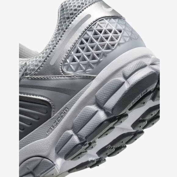 Nike Zoom Vomero 5 Men's Running Training Gym Athletic Shoes Wolf Grey - Picture 13 of 14